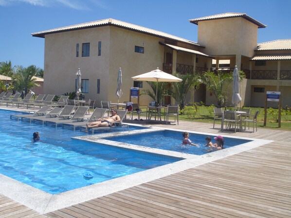 Piscinas (adulto e infantil)