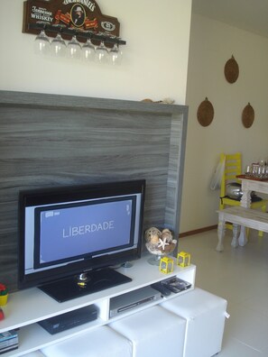 Sala de estar (sofá-cama, tv a cabo 32')