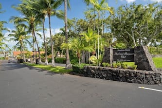 OCEANFRONT Complex - Beautifully Upgraded and Exceptionally Lovely Condo!