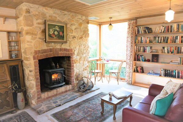 Exclusive Woodland Location
Situated above the original red gum cottage, surrounded by camellias and rhododendrons, providing a serene and private natural setting.