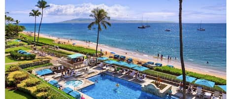 Oceanfront Pool View from Lanai