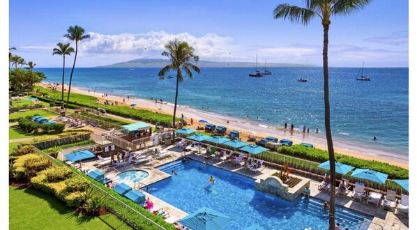 Oceanfront Pool View from Lanai