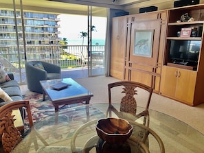 Living Room & Dining Table