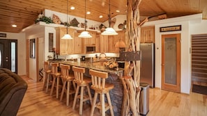 GORGEOUS FULLY STOCKED KITCHEN