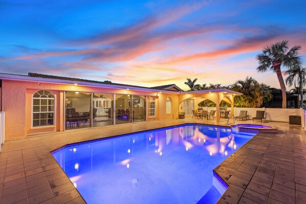 WATERFRONT HOME! Enjoy gorgeous ocean views from pool, hot tub & dining area