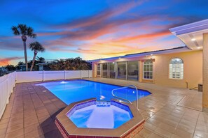 Pool and hot tub have automated system. Option for heated pool and light show