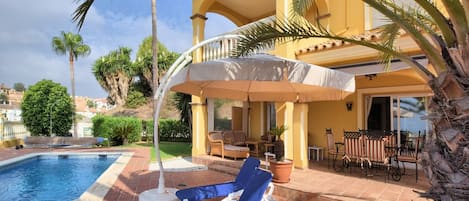 Terrasse / Balkon