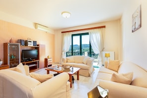 Amazing villa near Rethymno,Adele,Fully-equipped living room