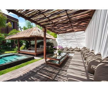 Large 7 Bedroom Villa Seminyak Near Eat Street, TWO POOLS, Near Beach