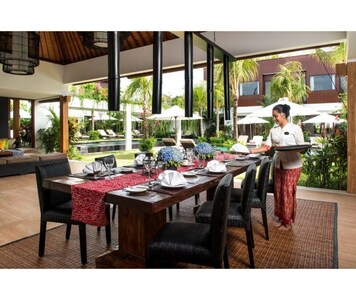 Large 7 Bedroom Villa Seminyak Near Eat Street, TWO POOLS, Near Beach