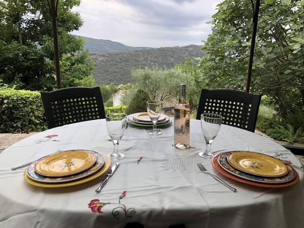 Outdoor dining