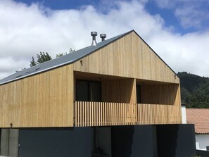 Exterior 4 