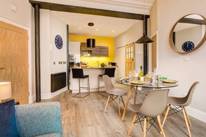 Kitchen Dining Area
