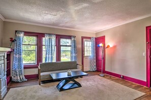 Living Room | Free WiFi