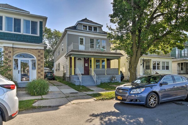 Buffalo Vacation Rental | 3BR | 1BA | 2nd-Story Apartment | Stairs Required