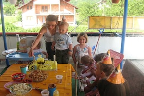 Ulkoruokailutilat