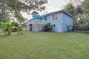 Fenced-In Yard | Pet Friendly w/ Fee | 2 Mi to Beach