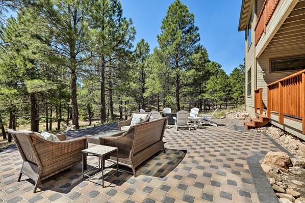 Flagstaff Vacation Rental | 6BR | 3.5BA | 4,500 Sq Ft | Stairs Required