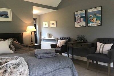 Clonakilty Accommodation luxury studio apartment sleeps upto 3 adults
