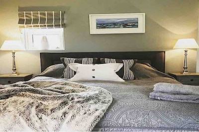 Clonakilty Accommodation luxury studio apartment sleeps upto 3 adults