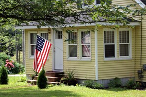 Frontal view of the sun porch
