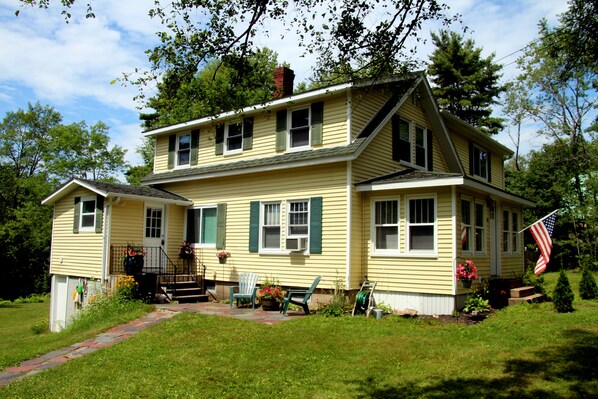 Quintessential Maine Cape