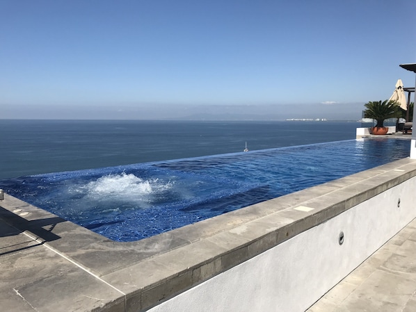 Infinity pool on the roof deck