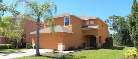 Amazing 4 bedroom house with garage and  heated  private pool! Self chech in with smart lock. Great location near disney