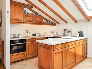 Kitchen / Dining Room