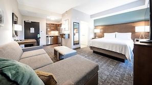 Comfortable Unit with Queen size bed