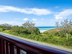 Vista para praia/oceano