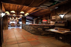 Entrance / Reception