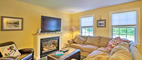 West Dover Vacation Rental | 5BR | 3BA | 3,365 Sq Ft | Stairs Required