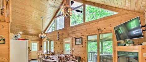 Sevierville Vacation Rental | 2BR | 3BA | 1,440 Sq Ft