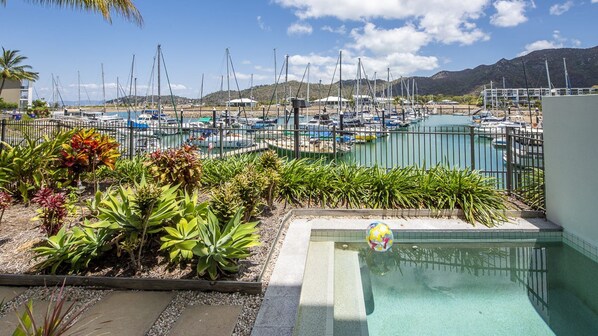 Blue on Blue Apartment 1015 - Plunge Pool/Marina View