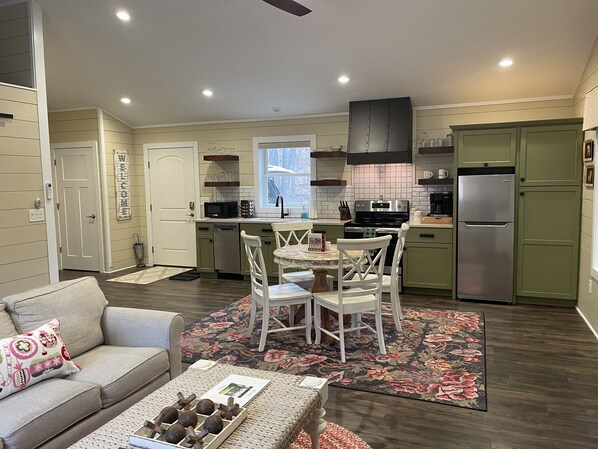 Fully equipped kitchen with many amenities.
