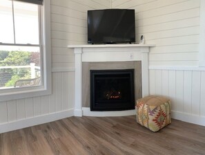 Gas fireplace