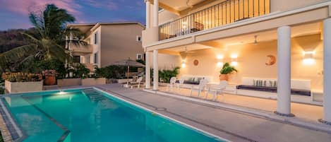 Poolside Seating