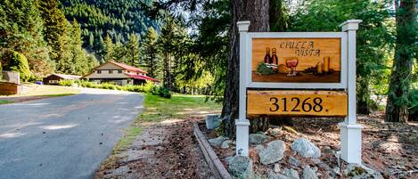 driveway up to the chalet