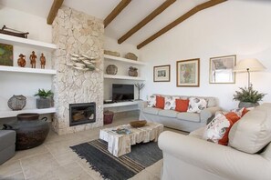 Luxury three bedroom villa with sea views L795 - 3