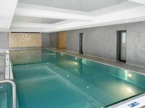 Pool Indoor