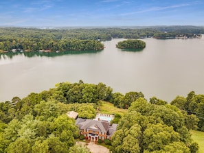 3.5 acres of privacy awaits you. There is no other spot on Lake Lanier like ours