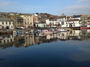 Harbourside in Falmouth- 5 mins walk from the house