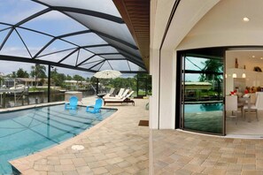 Villa Palms at Mayfair - Pool Area