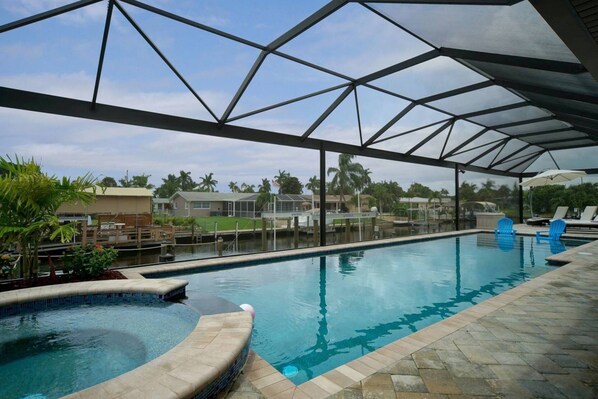 Villa Palms at Mayfair - Pool Area