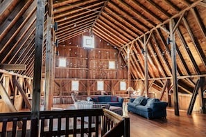 The Barn's Great Room is ideal for family gatherings. 