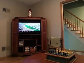 LIVING ROOM - SMART TV, FULL CABLE, WIFI, NETFLIX - ETC. - DVD SURROUND SYSTEM