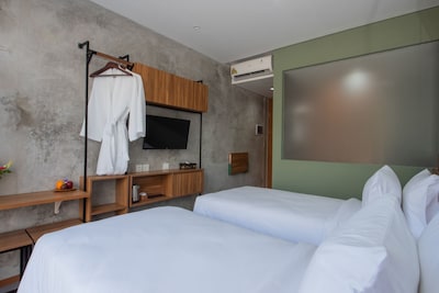 Twin Bed Accommodation in Canggu with private balcony