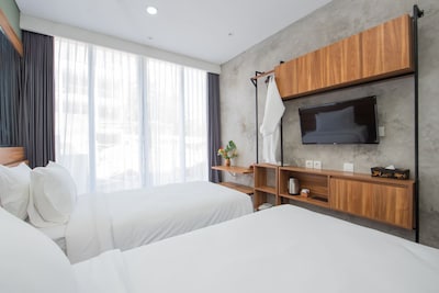 Twin Bed Accommodation in Canggu with private balcony