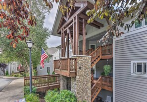 Hawks Peak South Community | Single-Story Condo